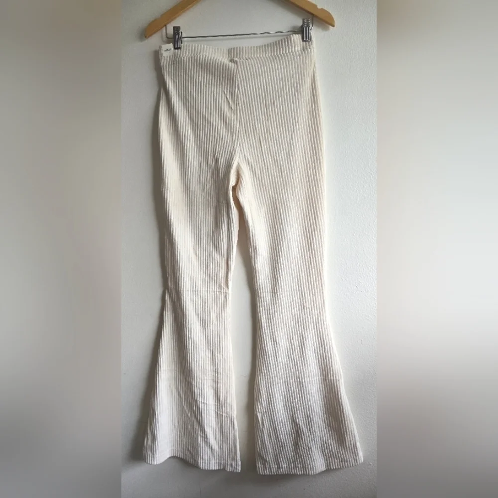 NWT! Aerie, Groove-On Velour High Waisted Flare Pants, Cream, Size Medium